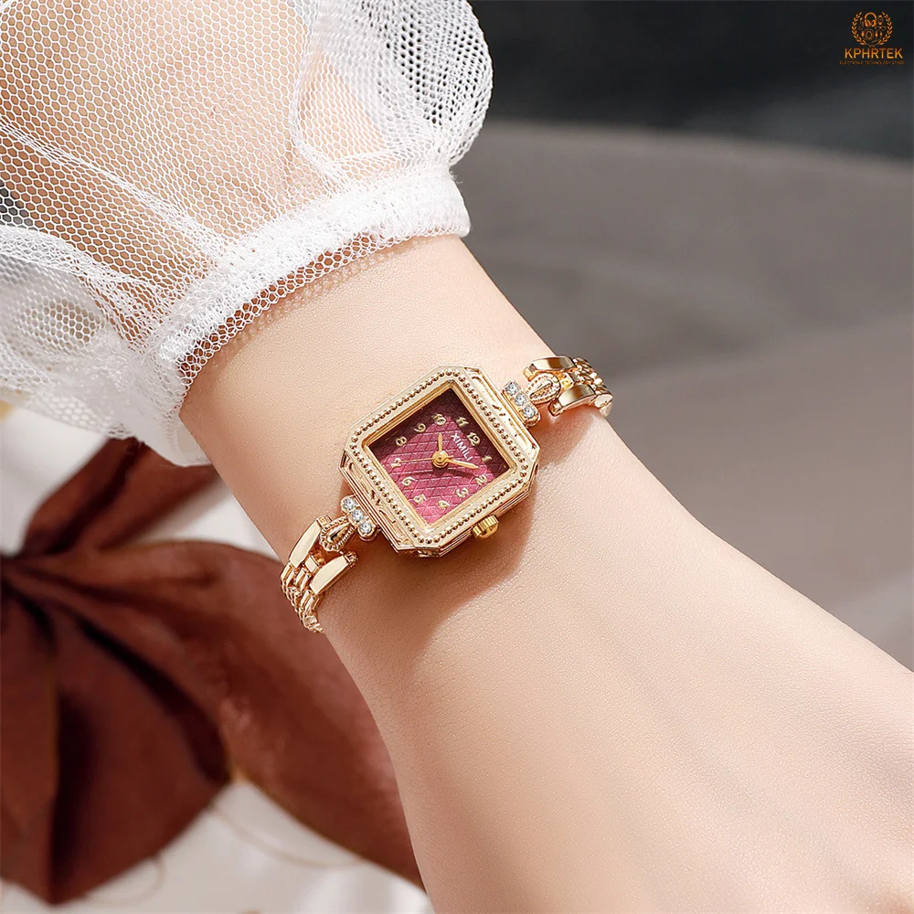

SL68 Retro Small Square Watch for Women - Niche Ins-Style Gold Bracelet Quartz Watch - Temperament Female Hand Clock - Elegant J