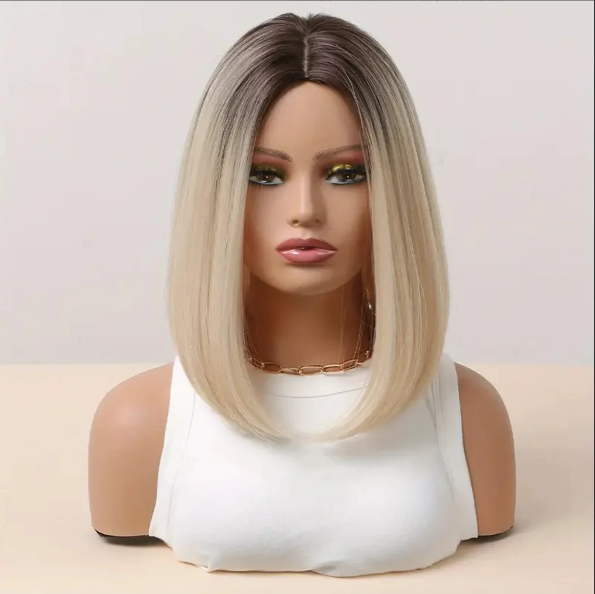 Рисунок 3 - Европейский красивый женский парик с короткими волнами