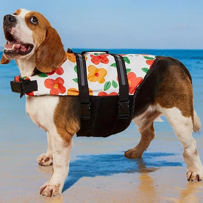 Giubbotto di salvataggio estivo per cani Riflettente regolabile Cani di grandi dimensioni Costumi da bagno Gilet di sicurezza Surf Barca a vela Galleggiabilità migliorata Giubbotti di salvataggio per animali domestici