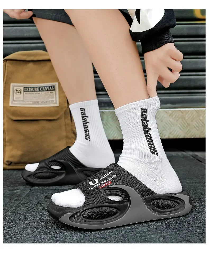 Sommer-Outdoor-Bekleidung für Damen und Herren: Dickbesohlte, geruchsabweisende und rutschfeste Herren-Slipper, Zweifach-Tragbare Strand-Sandalen und -Slipper – Detail 13