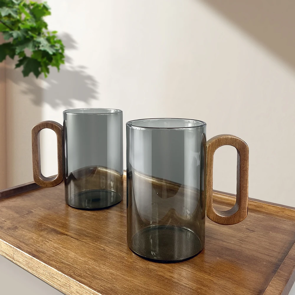 Huishoudelijke hoge borosilicaatglas waterbeker woonkamer sigarettenas gekleurde houten handvat beker walnoot lege verticale theekop