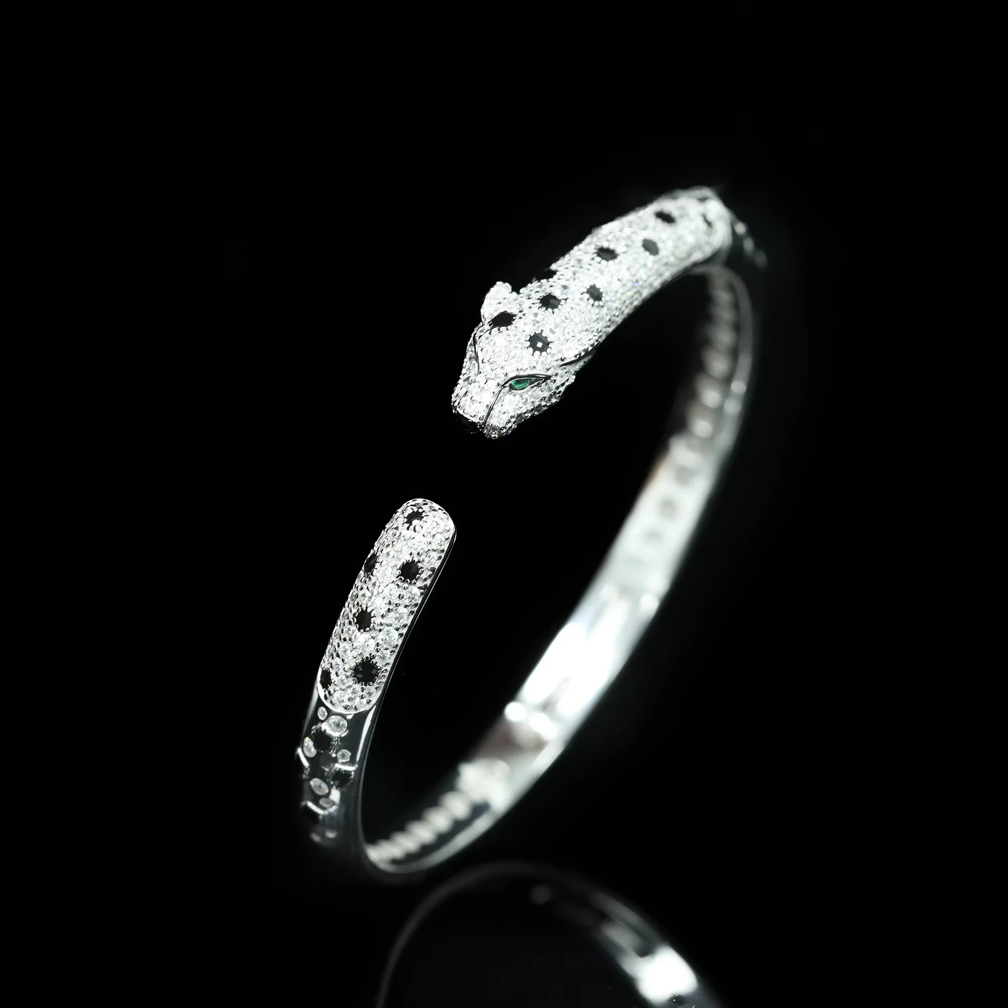 

Factory Direct Light Luxury Women 925 Sterling Silver Animal Tiger Jewelry Full Zircon Cuff Bangle Bracelet