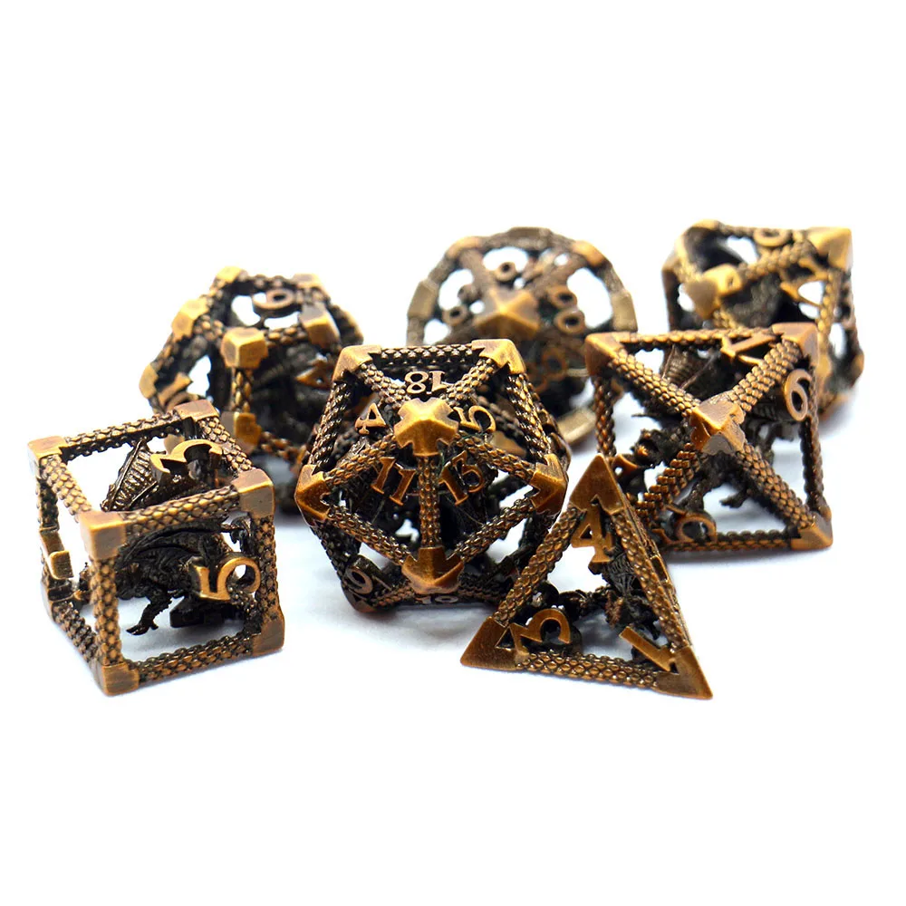 7pcs Metal Hollow 3D Dragon Polyhedral Dices per giochi di scacchi di ruolo, Kit di dadi da gioco da tavolo