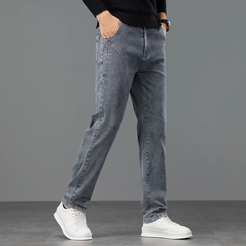 2025 Jeans elasticizzati da uomo nuovi Pantaloni dritti coreani slim tascabili alla moda autunnale Comodi pantaloni classici in denim con piedi piccoli