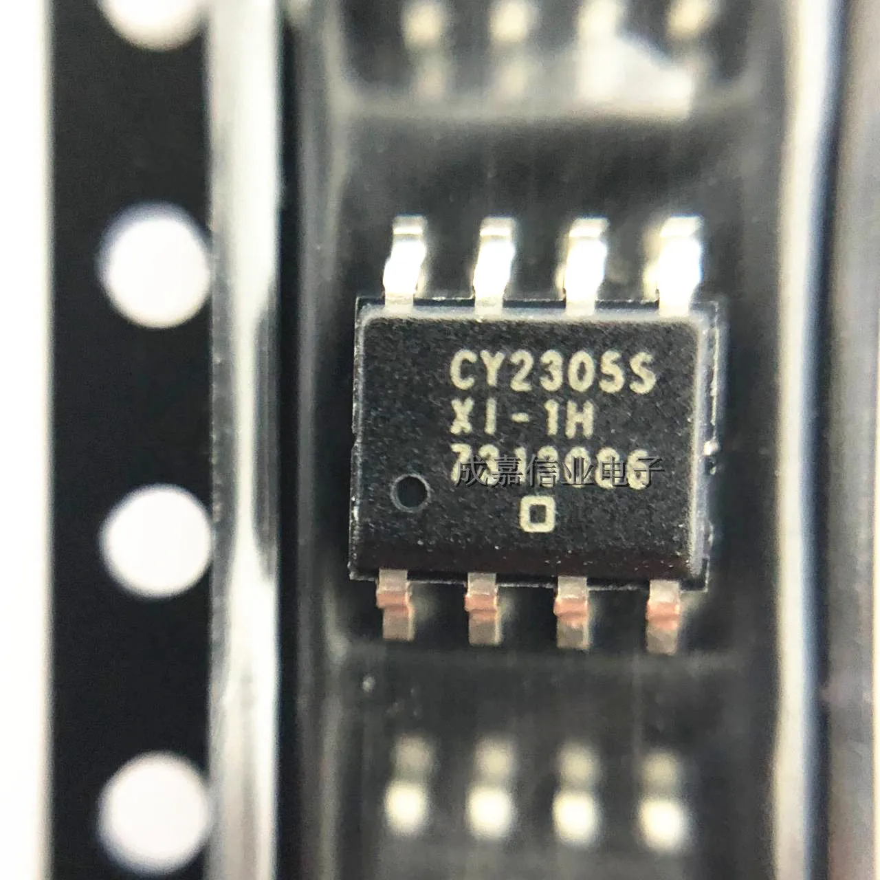 10pcs/Lot CY2305SXI-1HT SOP-8 CY2305SXI-1H Phase Locked Loops - PLL 3.3VZDB IND Operating Temperature:- 40 C-+ 85 C