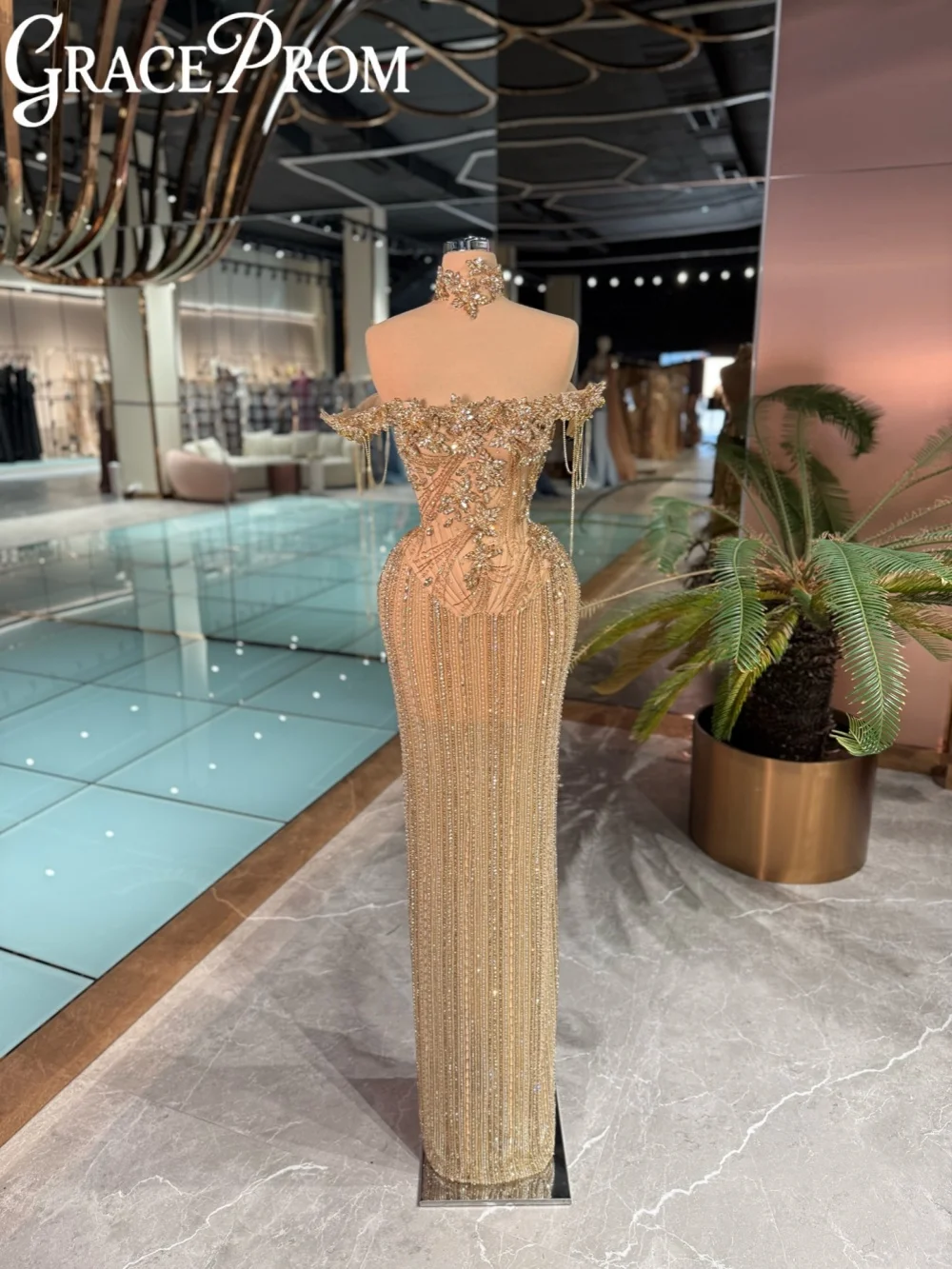 

Heavy Beaded Luxury Evening Dress Dazzling Crystal Off Shoulder Wedding Party Gowns Customized Stylish Straight Banquet Gowns