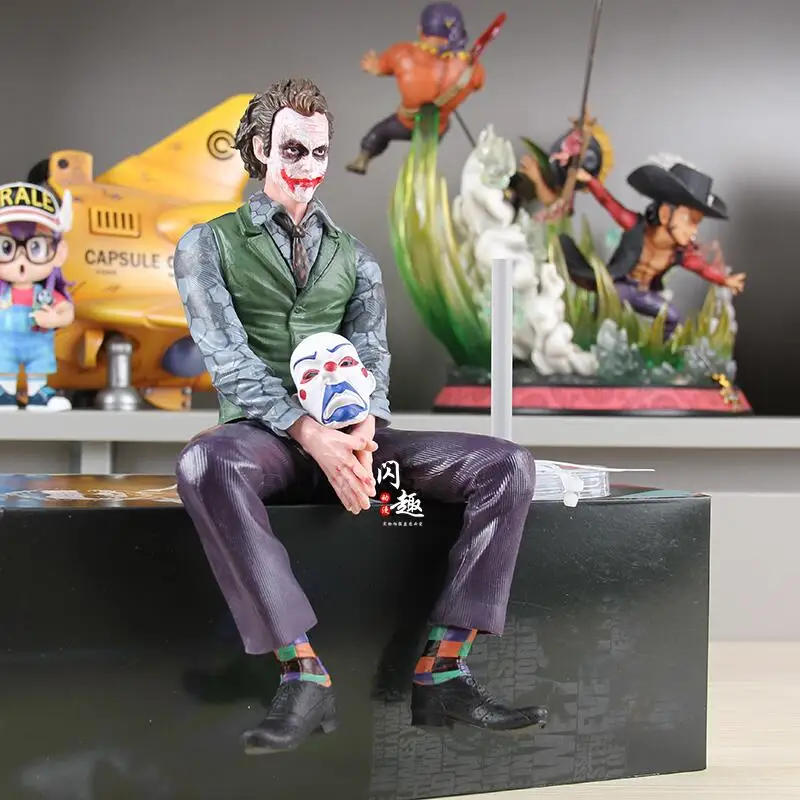 Figurine d'Action du Joker en PVC de 24cm, Modèle de Collection Manga, Ornements de Voiture au Beurre, Cadeau pour Enfant