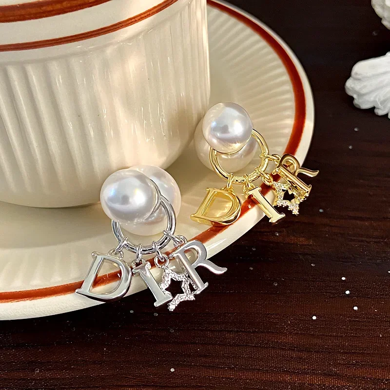 Retro Luxury Letter Tassel Pearl Temperament Grand High-end Fashion Earrings for Women Daily Party Jewelry.