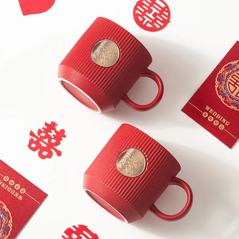 Ceramic wedding couple mugs with red double‑happiness symbol, for newlyweds, used as drinking and tooth‑brushing cups