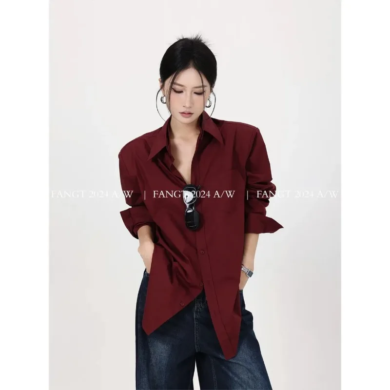 

Женская рубашка оверсайз - асимметричная блузка с пуговицами в повседневном стиле