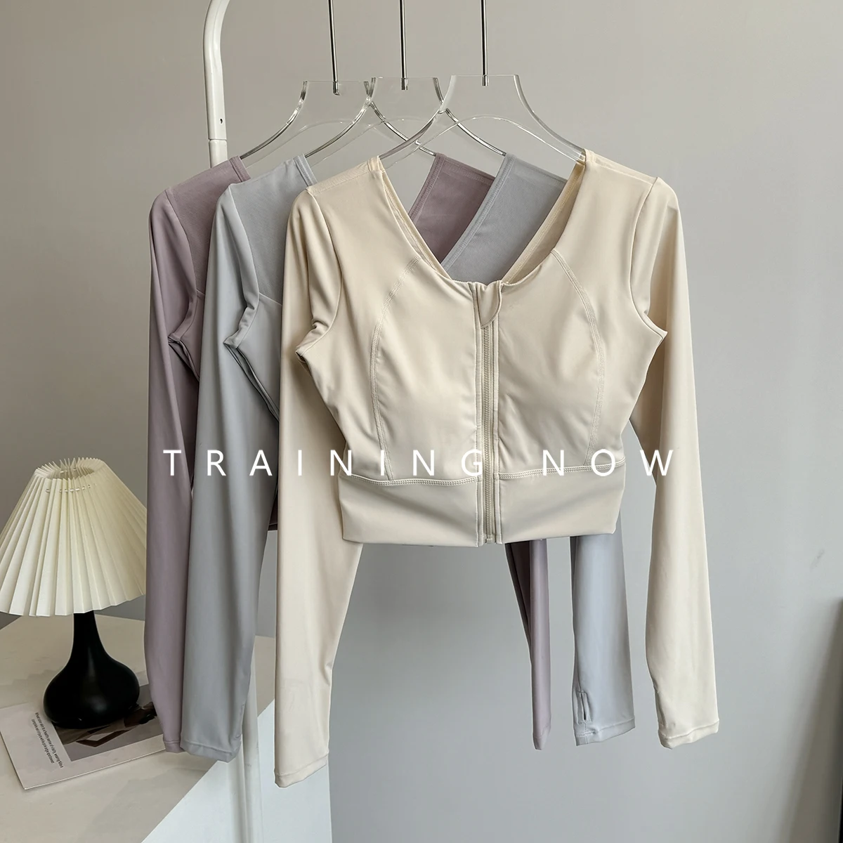 

Yoga clothing tops for female fairy beauty back fitness exercise Pilates training long sleeve front zipper with chest cushion