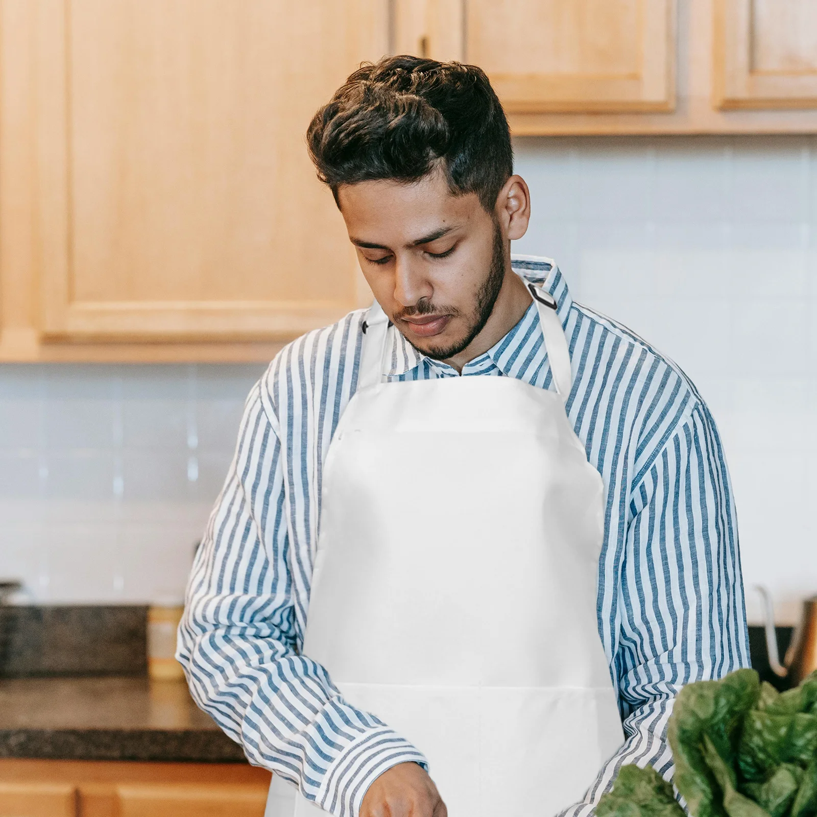 

1Set Adjustable Chef Apron White Polyester Professional Cooking Bib Apron Men Women Kitchen Restaurant Party Dishwasher