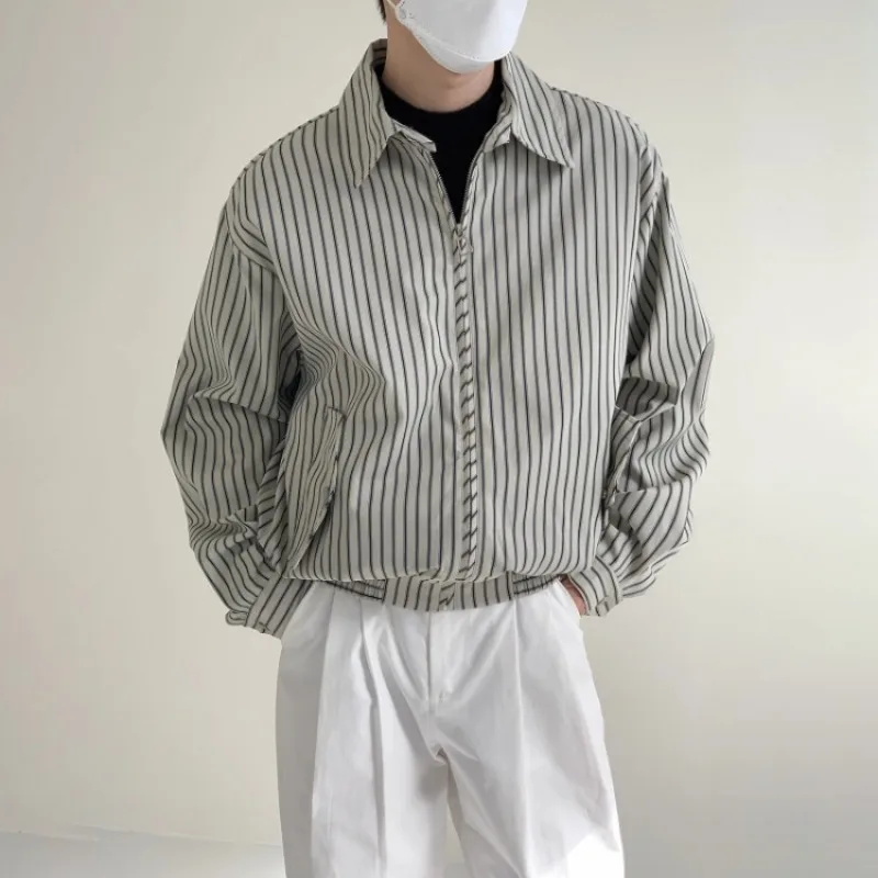 Giacca a righe con atmosfera avanzata per uomo primavera autunno nuova giacca Casual con risvolto di nicchia coreana cappotti camicia con cerniera Vintage blu