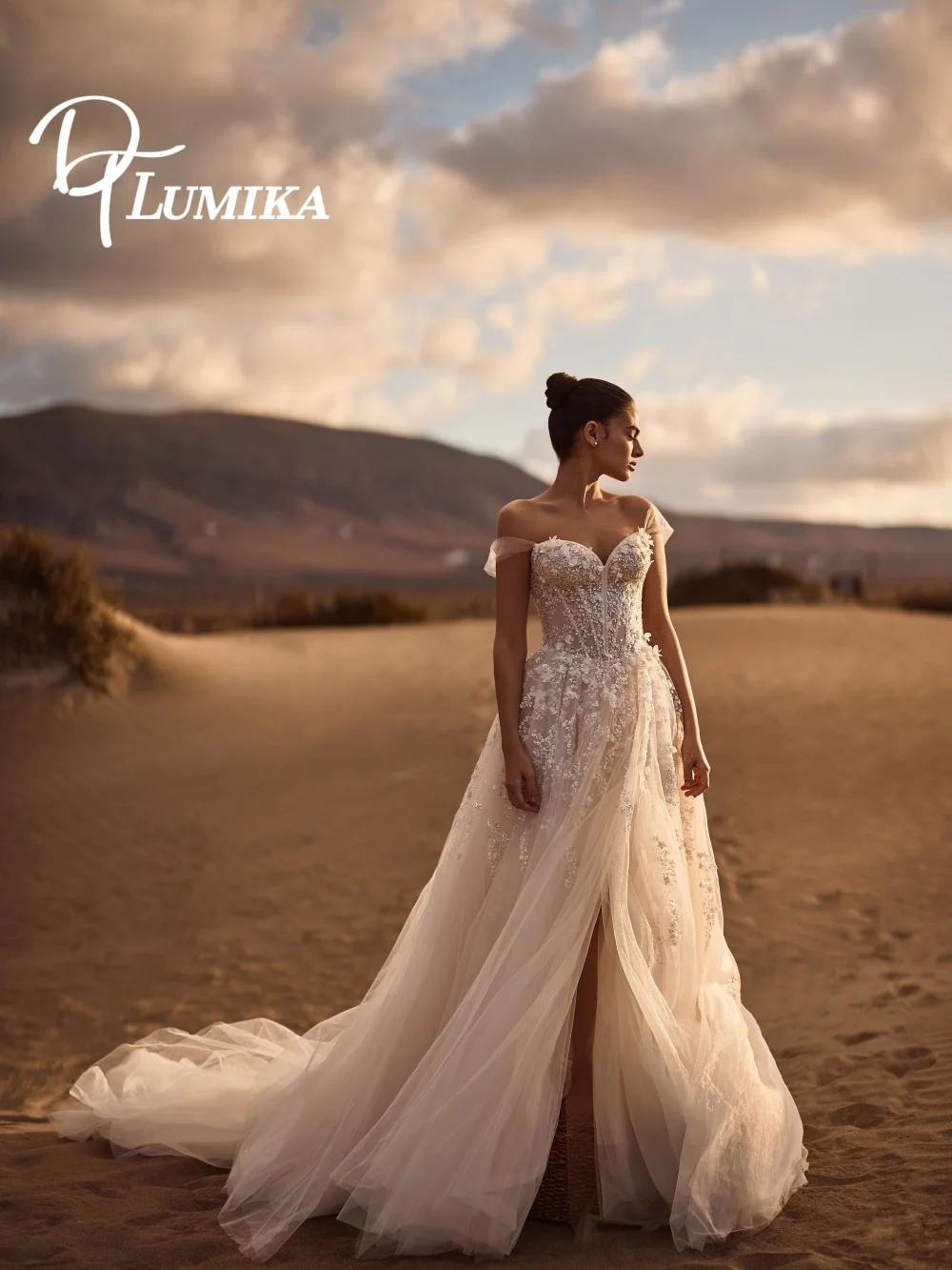 

Sparkling Heart Neck Off Shoulder Wedding Dress 2026 Beaded Tulle Bridal Gown High Slit Floor Length Bridal Dress robe de mariée