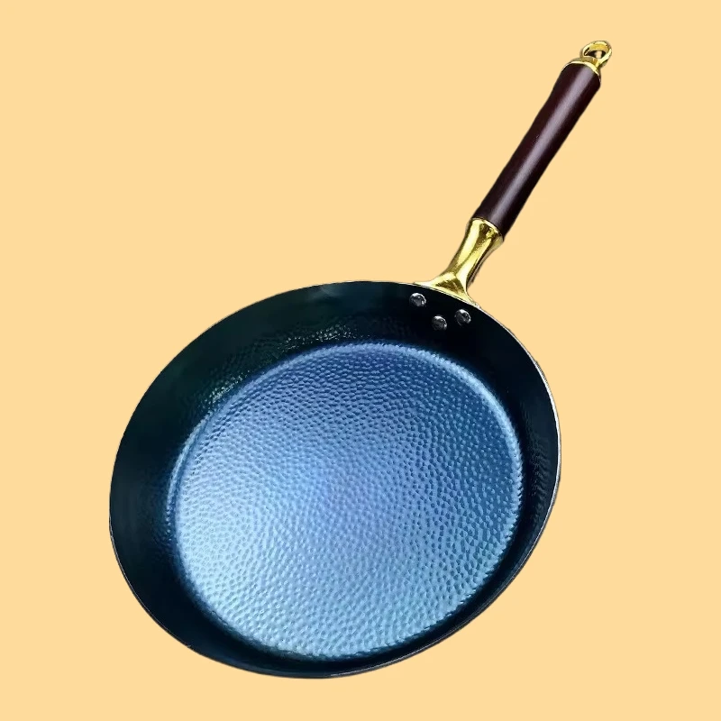 

Сковорода ручной работы Zhangqiu с золотой ручкой и узором «рыбья чешуя», без покрытия, антипригарная, многофункциональная, для домашнего использования