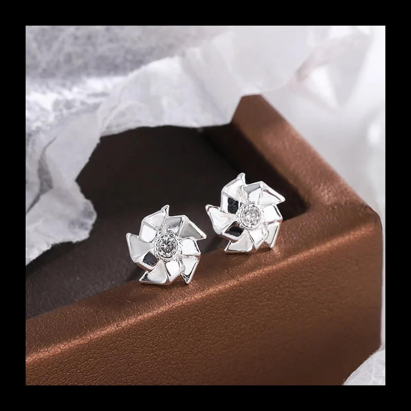 الفرنسية Ins موري طاحونة الزركون وأقراط المرأة بسيطة العصرية أزياء صغيرة جديدة سوبر الجنية فتاة الأقراط