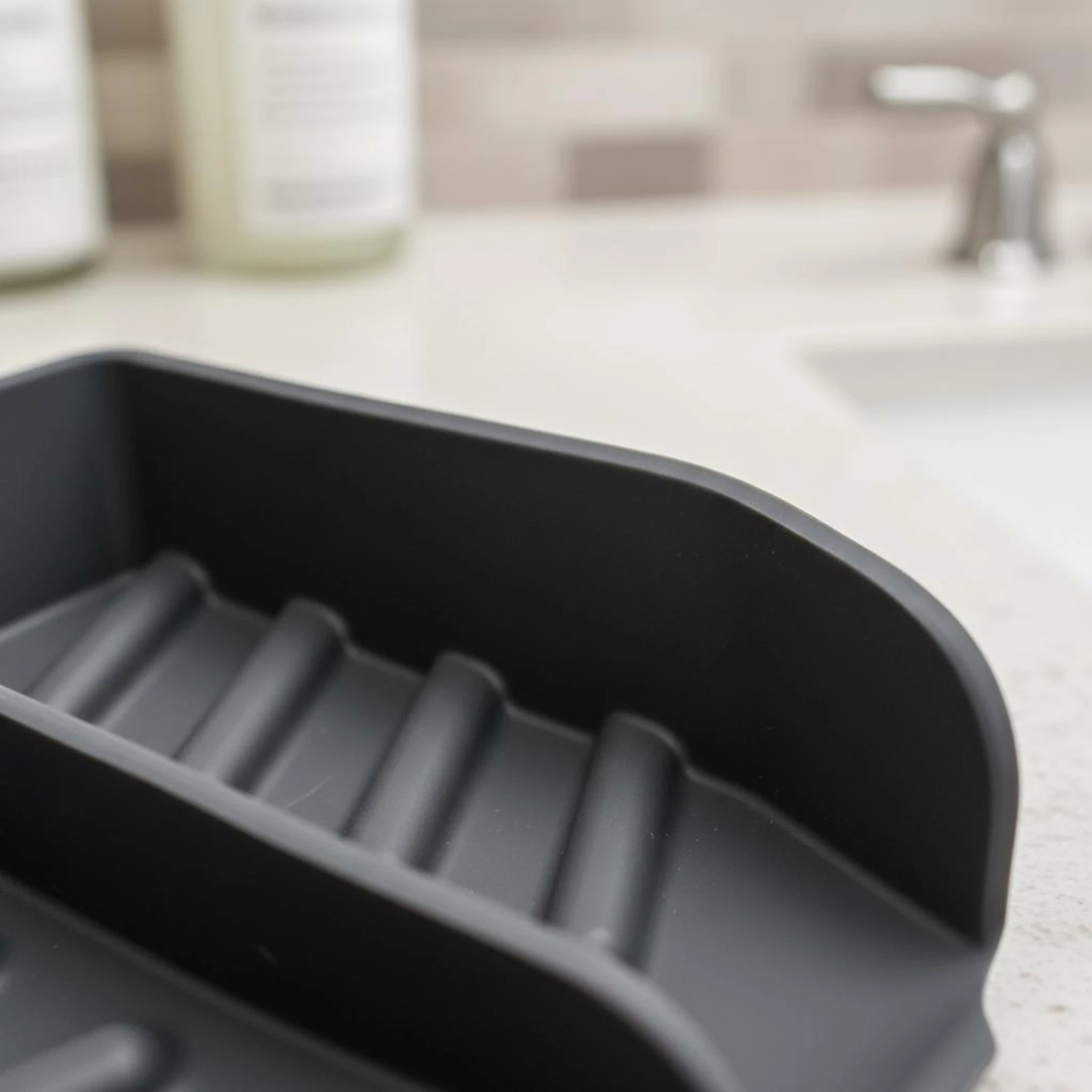 

Countertop Drain Rack Sloped Base Silicone Drain Rack Utensil Holder Compact Home Storage Space Saving