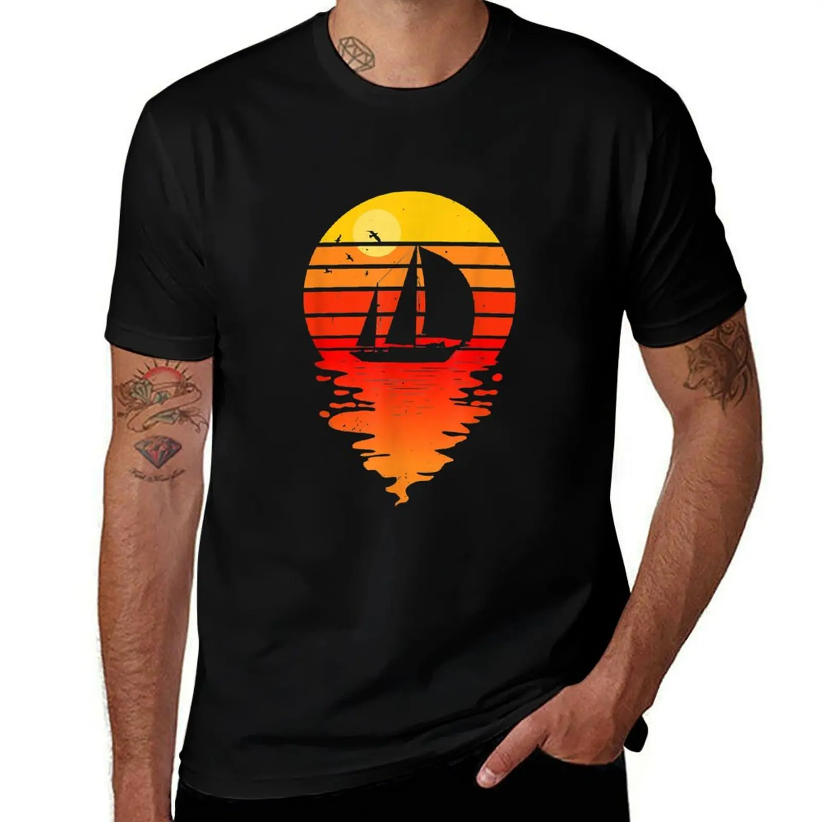 Vintage Sailing Sail Boat Sunset Retro Sailboat T-Shirt Lightweight Running Sports T-Shirt