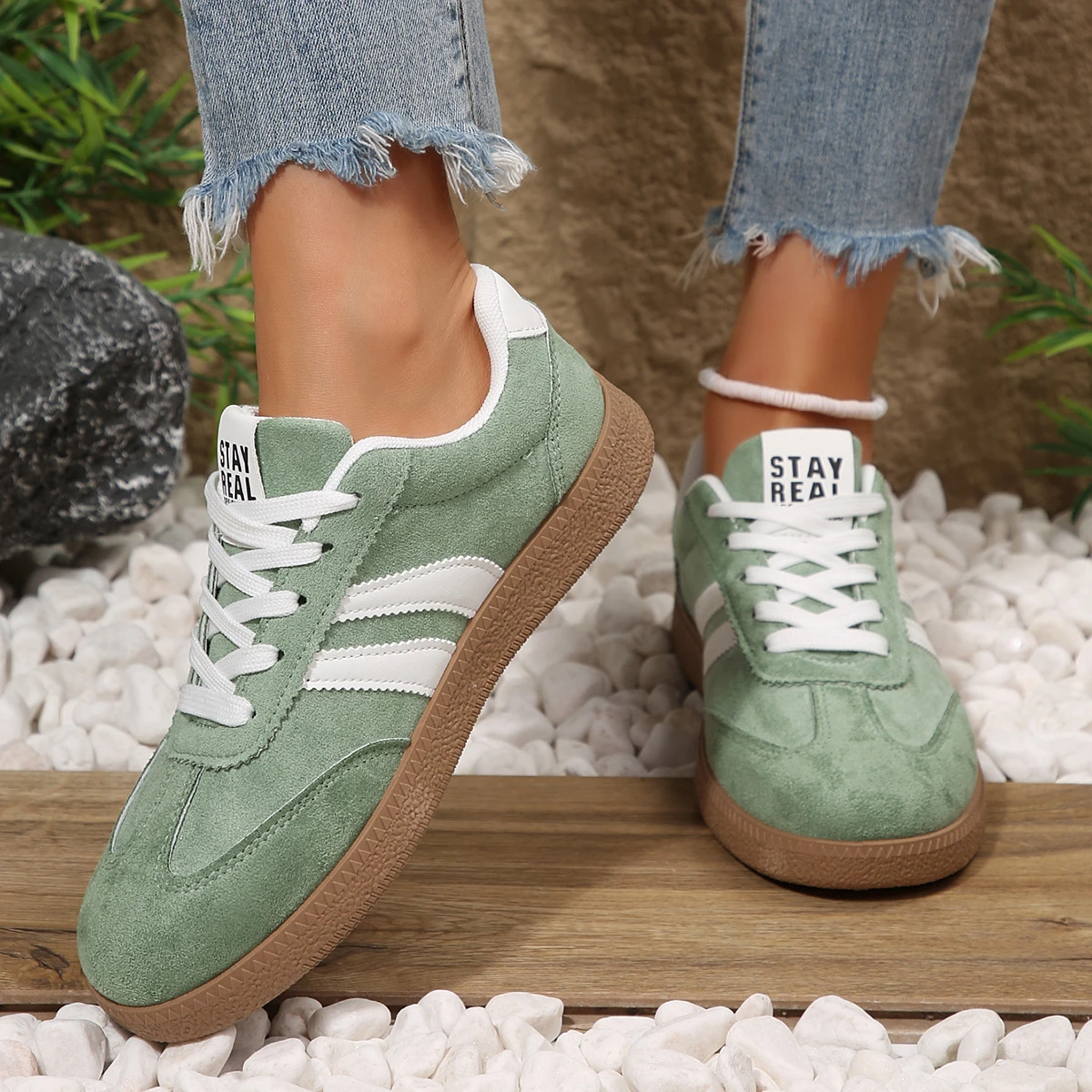 2026 Herbst Damenmode Wildleder-Sneaker mit Doppelschnallen-Metalldetails Leichte Atmungsaktive Bequeme Freizeitschuhe – Detail 17