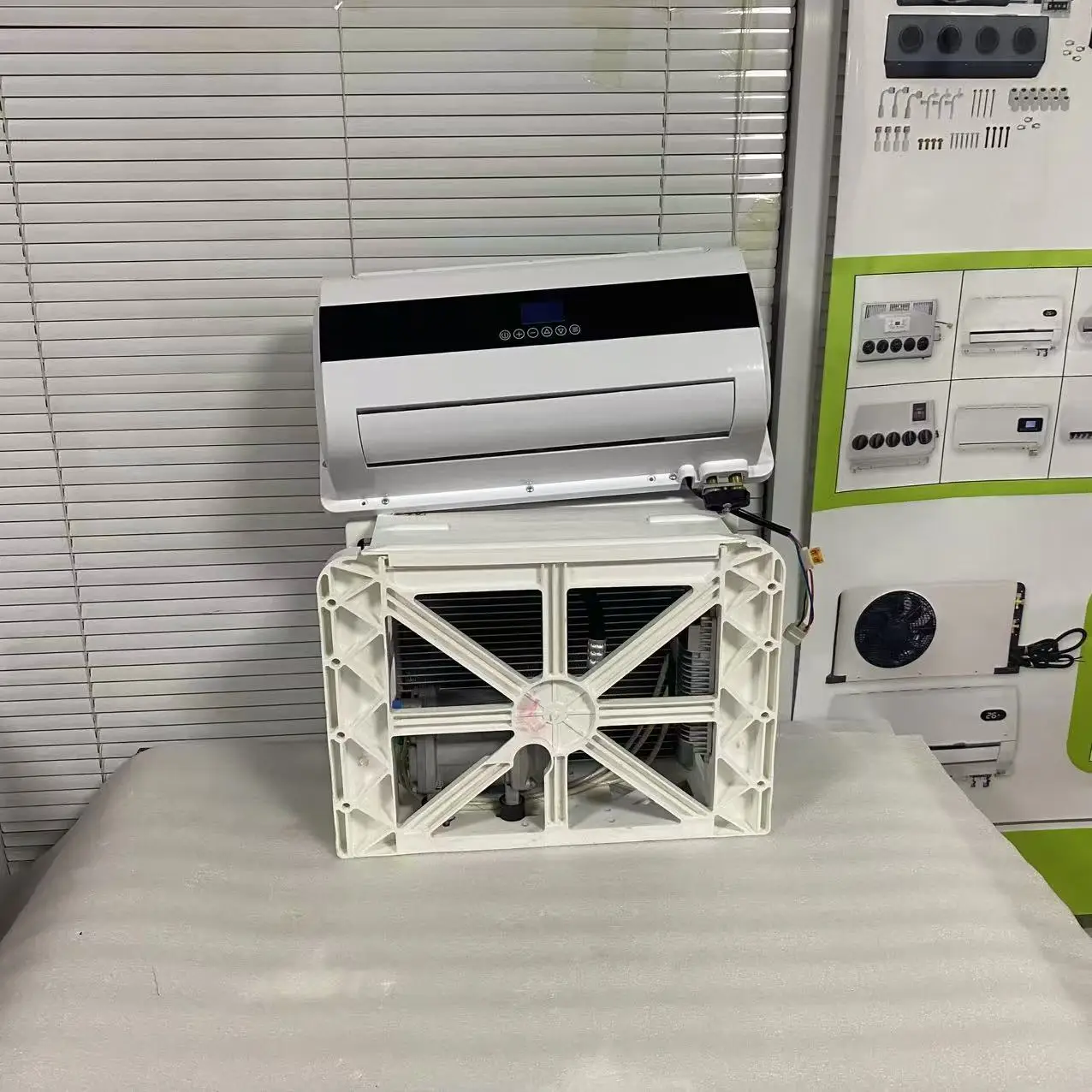 Condizionatori d'aria divisi da 12 V, aria condizionata da 24 Volt per auto, camper, camion, barche