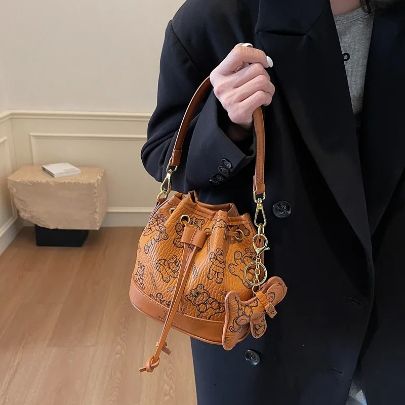 

Корпоративная шикарная сумка Essential для женщин, полированная сумка на плечо для подмышек для профессиональной среды