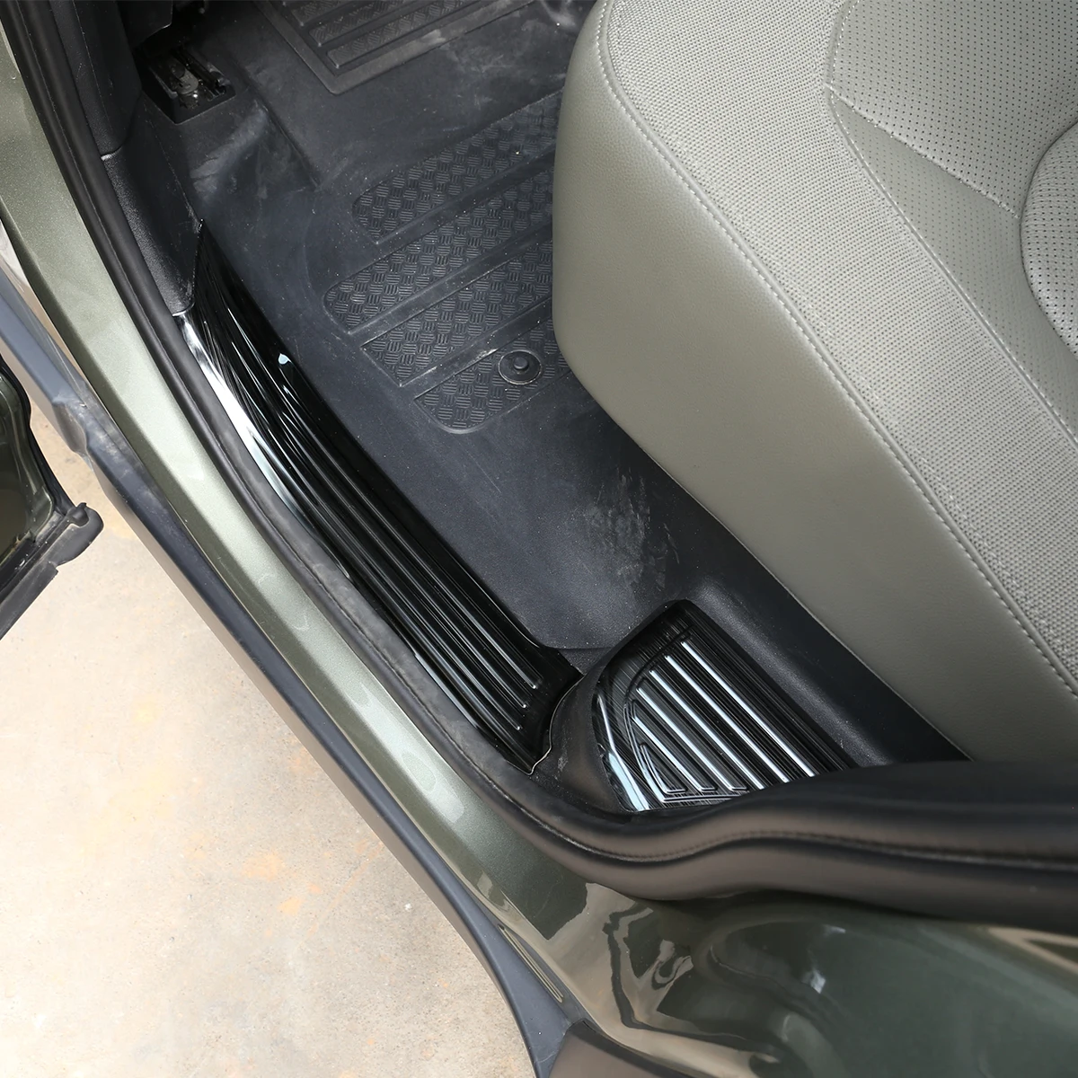 الفولاذ المقاوم للصدأ لاند روفر ديفندر 90 110 2020-2024 عتبة باب السيارة لوحة حماية ملصق مزخرفة الملحقات الداخلية #6