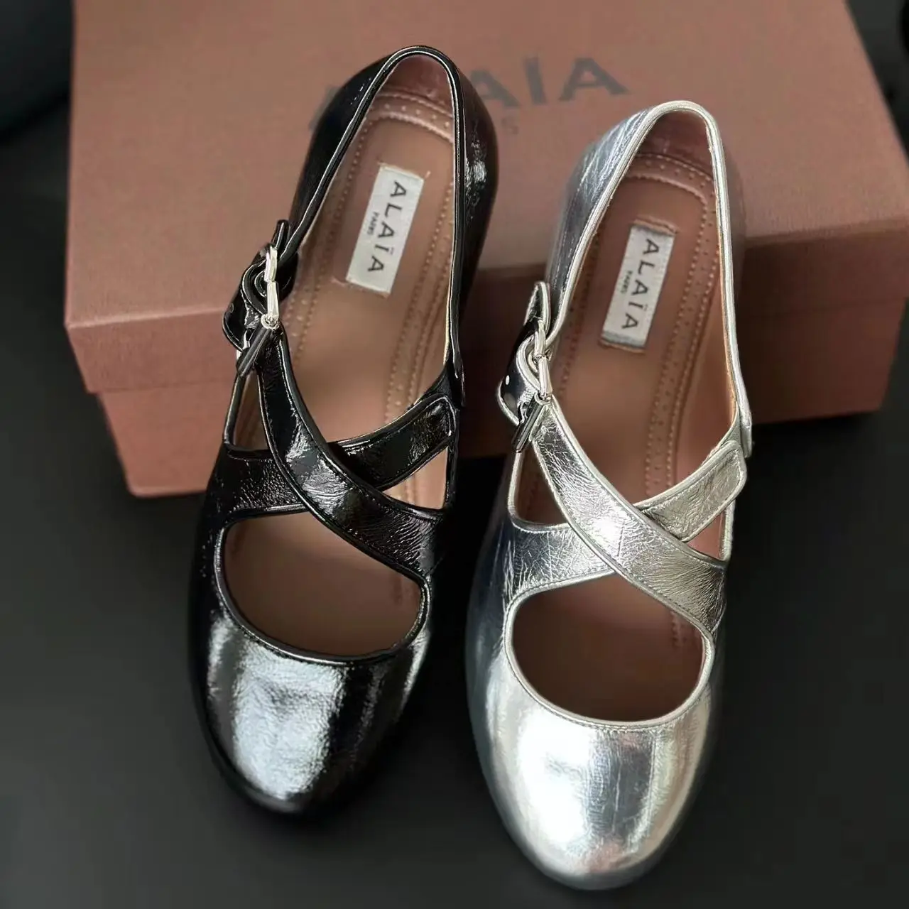 Alaia women's lacquered wrinkled cowhide fashionable casual cross buckle flat leather shoes ballet shoes