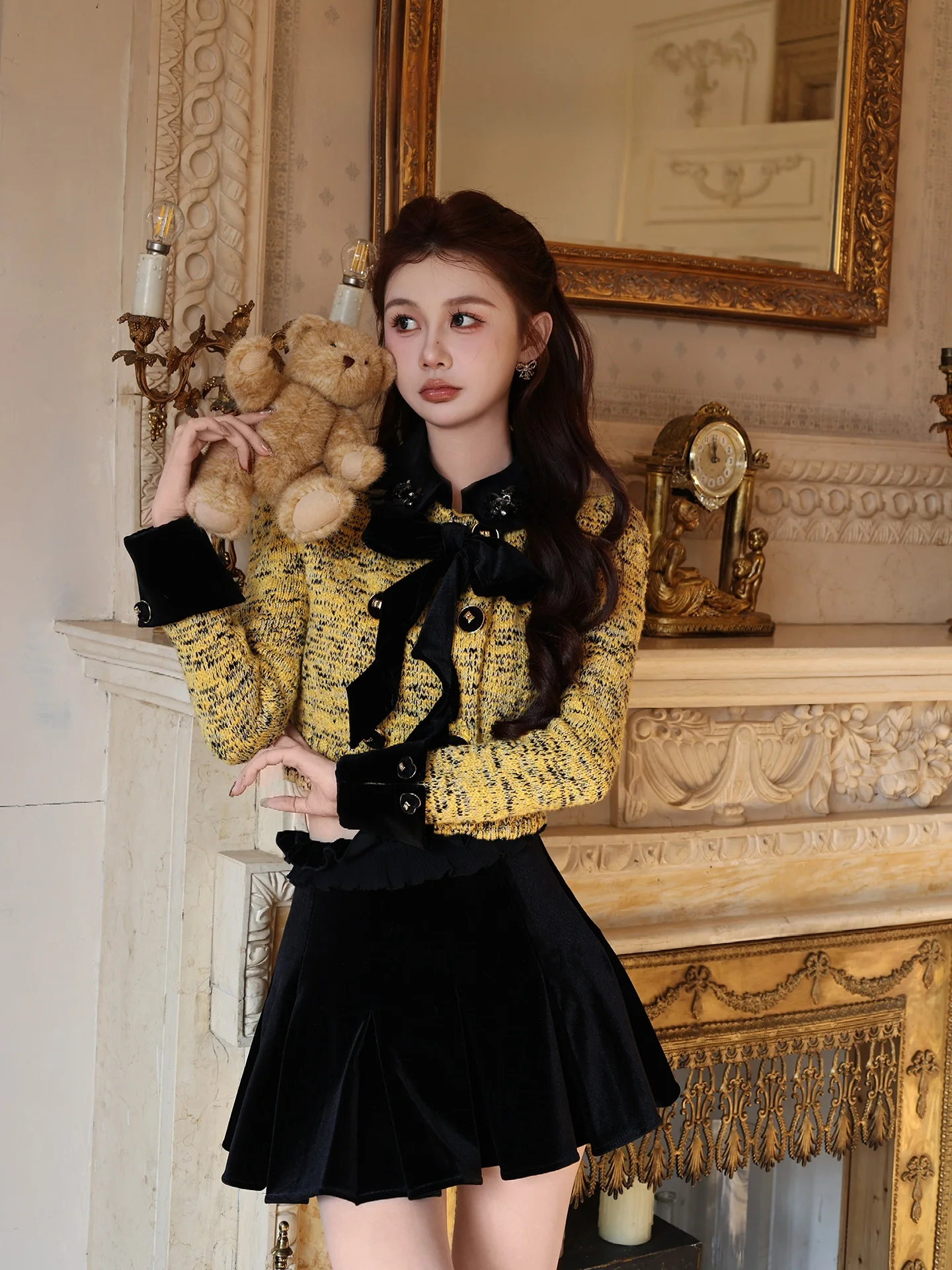 

AZZHEN Gold Falling Yellow Mixed Yarn Knitted Cardigan Bead Embellied Casual Loose Fit Women's Knitwear