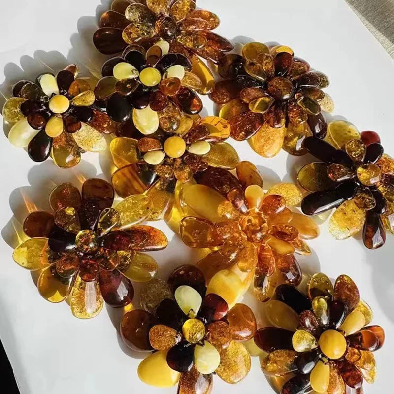 Fashionable Handmade Natural Baltic Amber Beeswax Brooch Sunflower Pendant Dual-purpose Jewelry Wholesale