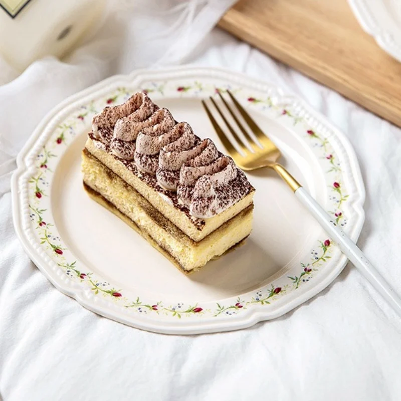 

Elegant Floral Ceramic Dinner Dessert Plates Set for Home Decor Party Celebrations Wedding Festival Gift Beautiful Flower Plates