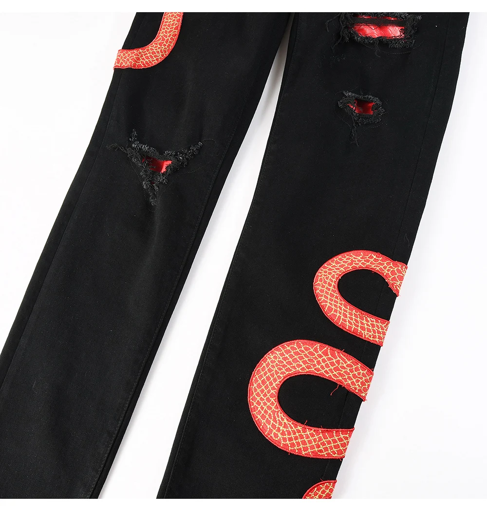 Herren Jeanshose aus Stretch-Denim mit schwarzer Schlangenstickerei, schmal geschnitten, konisch zulaufend, Bleistifthose mit Schlangenleder-Patch – Detail 8