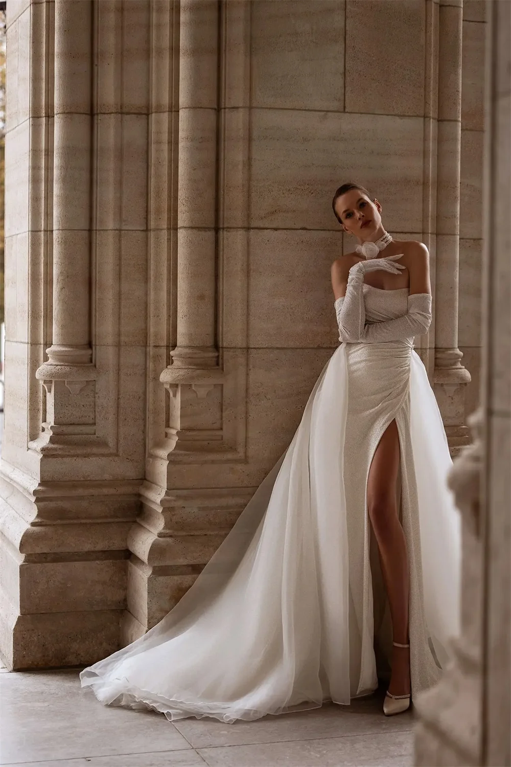 Tokyo personnalisé Beige côté haute fente robe de mariée sans bretelles manches détachables dos nu robe de mariée Court Train robe de mariée