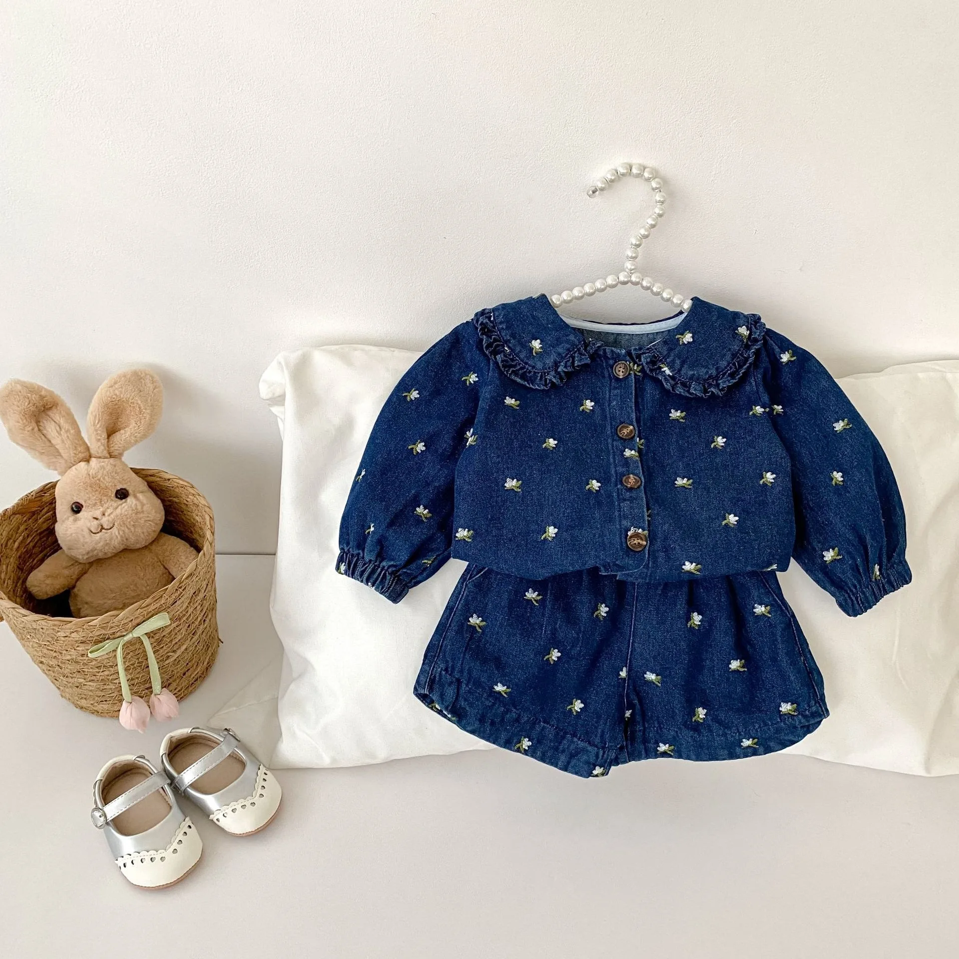 Spring and Autumn New Girl Baby Long Sleeve Embroidered Doll Collar Cowboy cardigan+Shorts