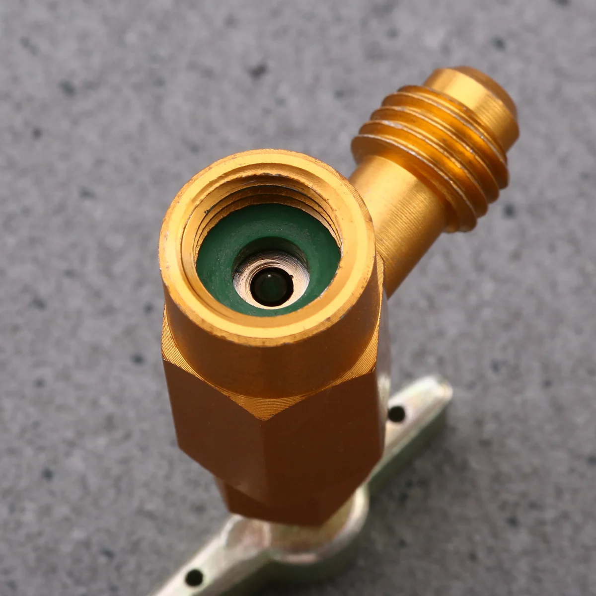 

Heavy Duty Can Dispensing Tool For R-134A Refrigerant Bottle 1/2 Thread Air Conditioning Dispensing Valve A134A Can Tap