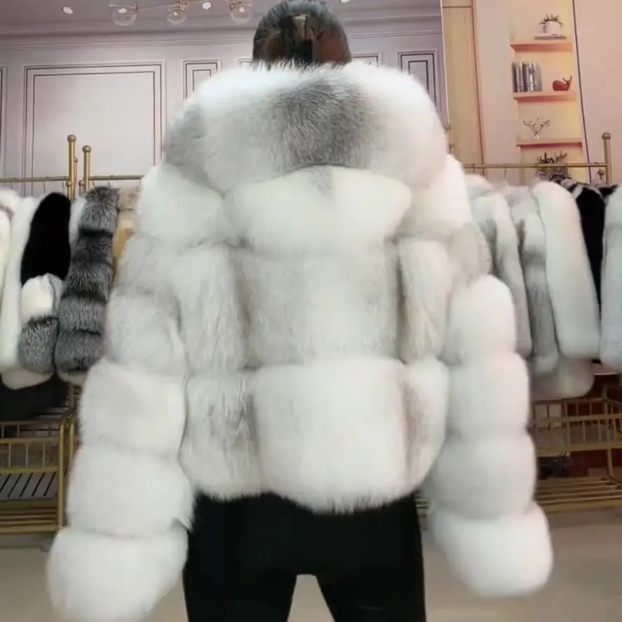 A genuine fox fur coat made entirely of fox fur for women\'s fur coats and fur clothing