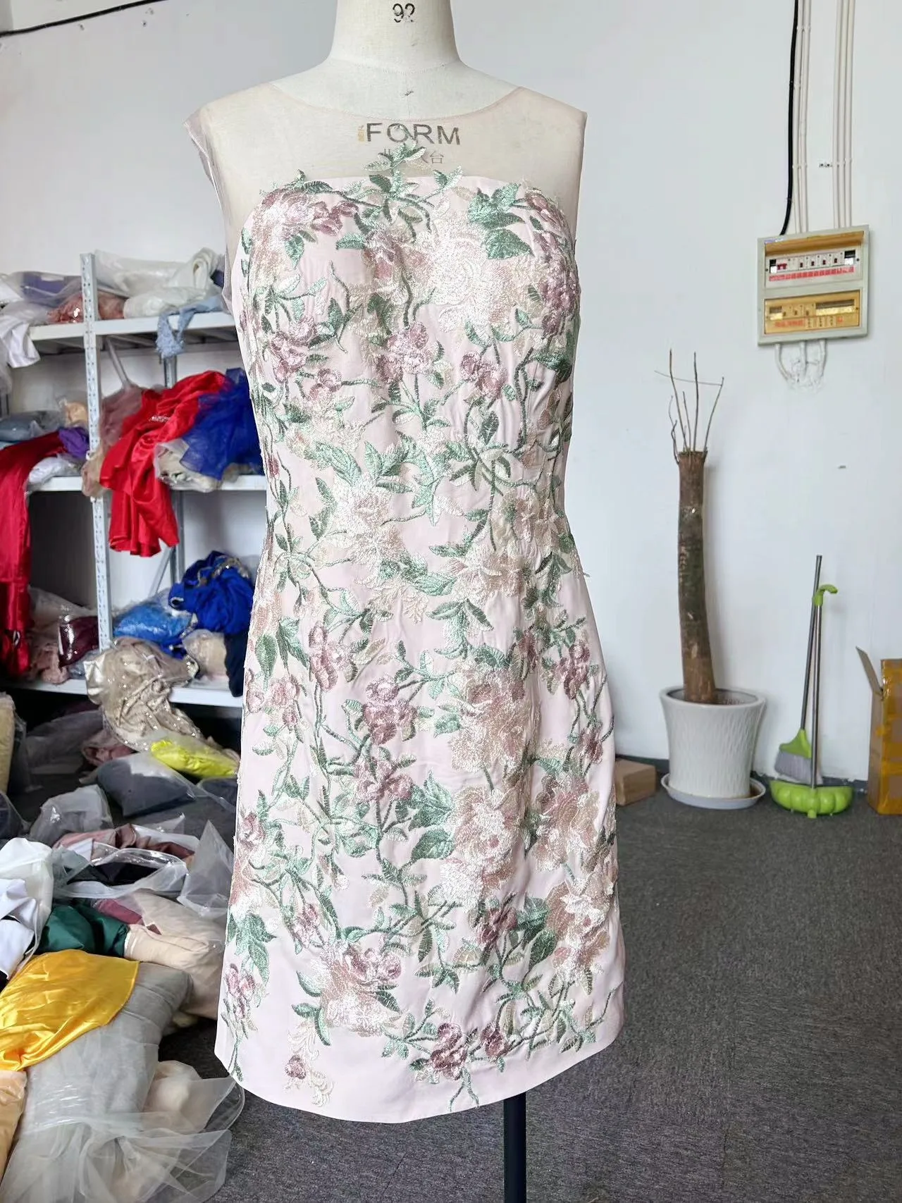 Vestido rosa pálido para madre de la novia, traje de manga larga con volantes de encaje, hasta la rodilla, Formal, para fiesta y invitados de boda,