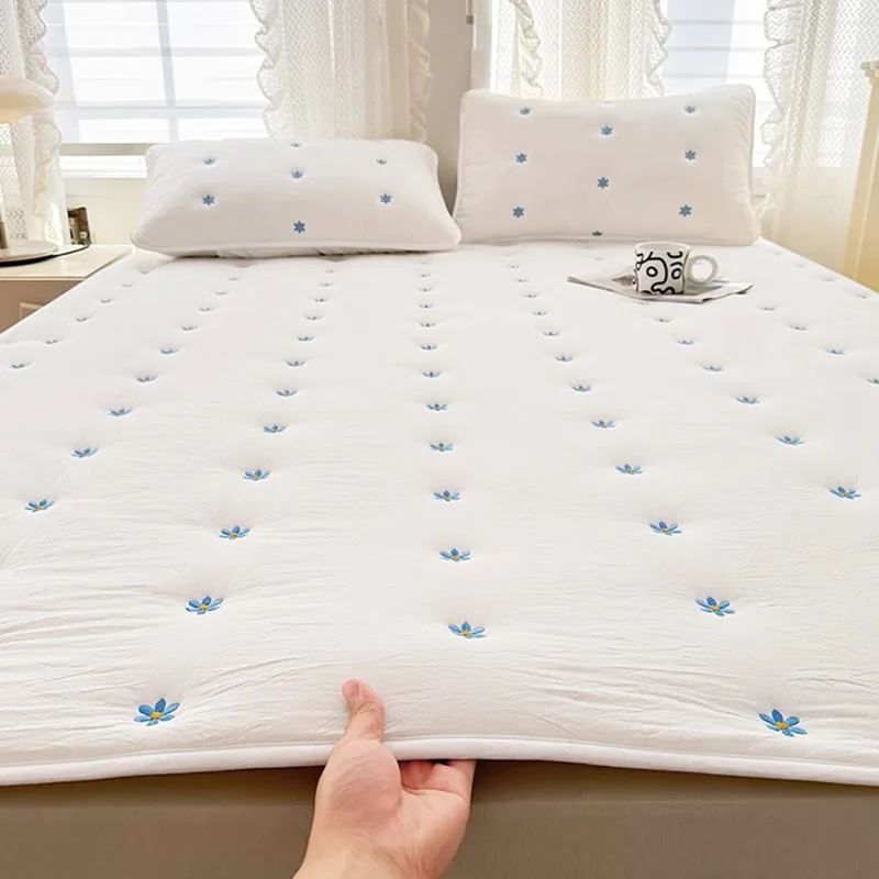 

Breathable Quilted Mattress Protector Household Summer Thin Quilted Bedding Washable Foldable Mattress Pad For Home Bedroom