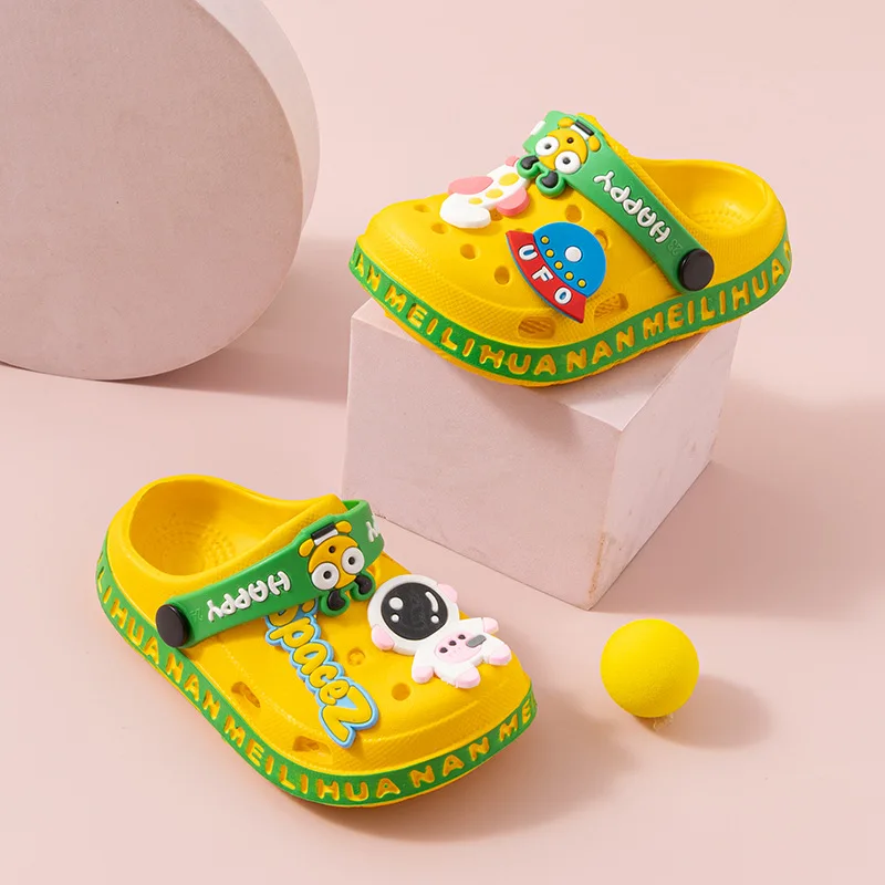 

New Children Spaceman Cartoon Patterns Cave Hole Shoes Kids Baby Boys Girls Mules Clogs Summer Soft Sole Garden Beach Slippers