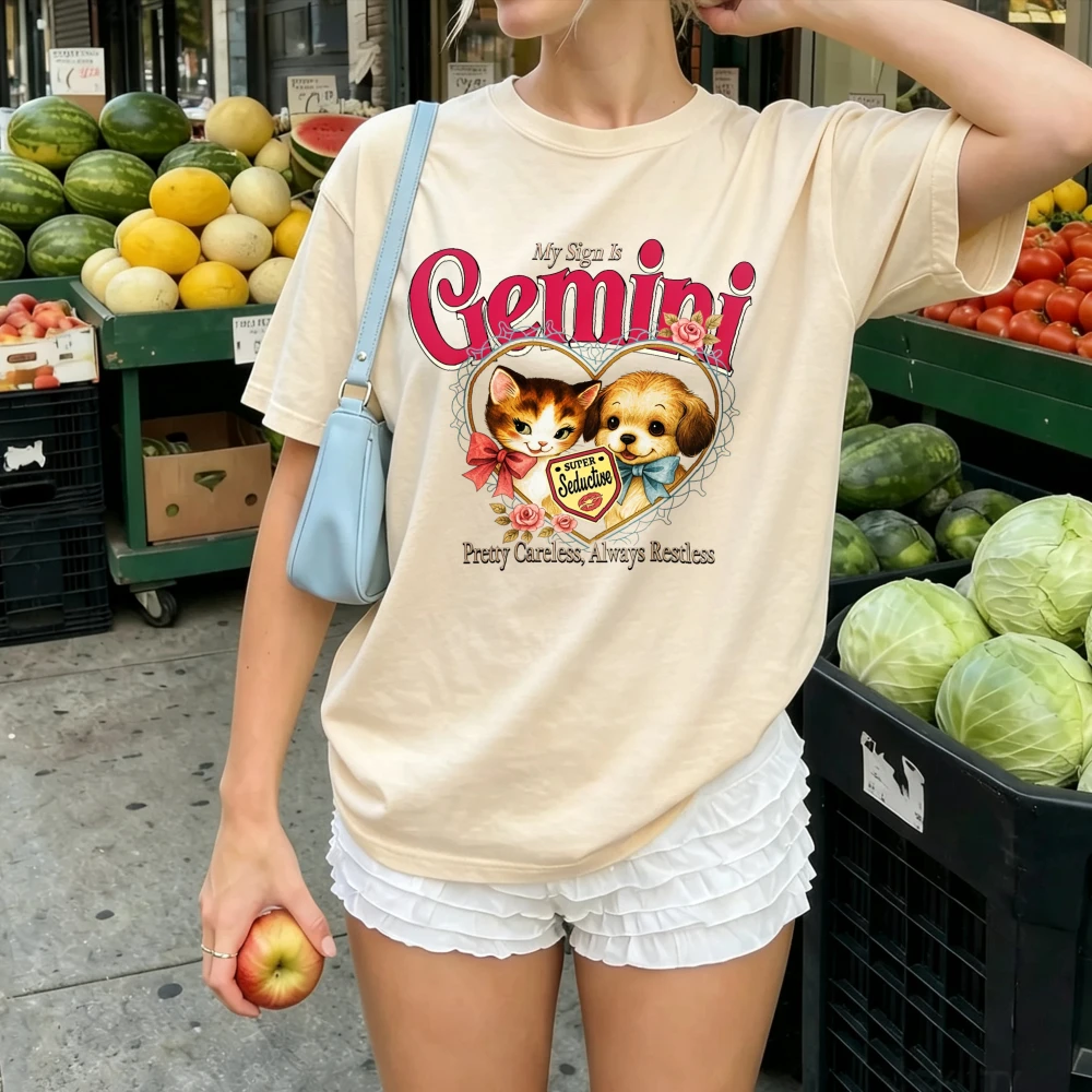 My Sign Is Gemini Vintage Cat and Dog in Heart Frame Graphic T Shirt Retro Twin Horoscope Sign Print Crew Neck Cute Pet Top Tees