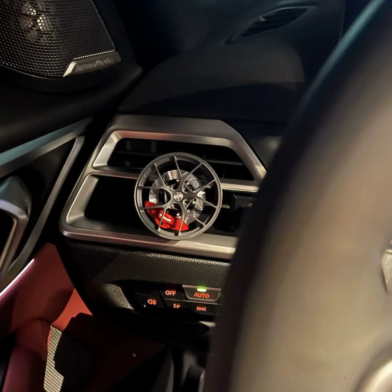 deodorante-per-auto-a-forma-di-cerchione-diffusore-di-aromi-rotante-per-decorazione-interna-dell'auto
