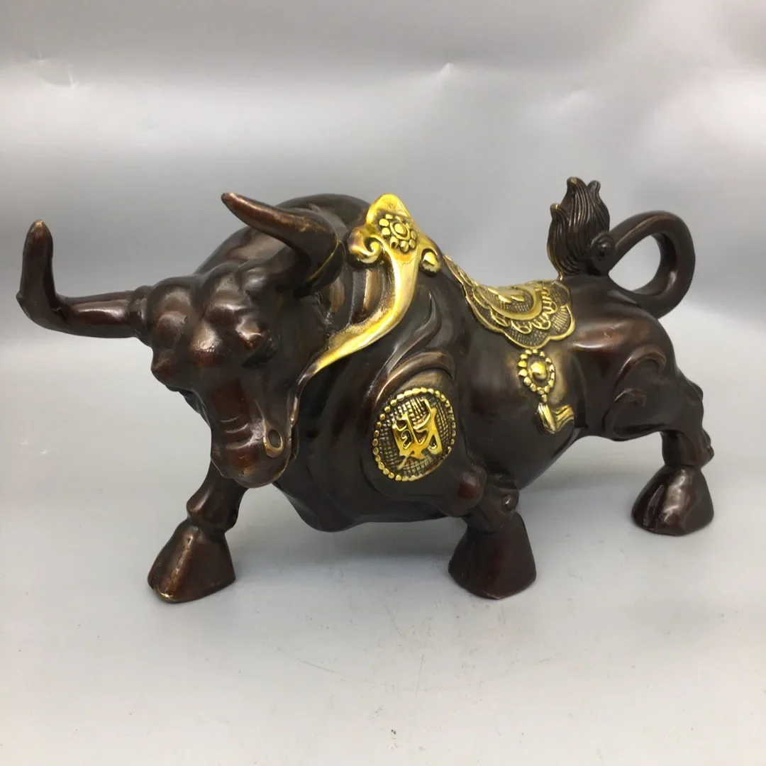 Metal wealth is like a rainbow. Bull ornaments, decorations, home furnishings, offices, cultural and creative decorations