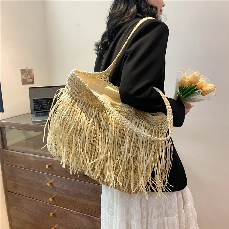 Hollow Out Tote Bags For Women Luxury Designer Handbag Purse New Weave Large Capacity Tassel Shoulder Straw Beach Bag