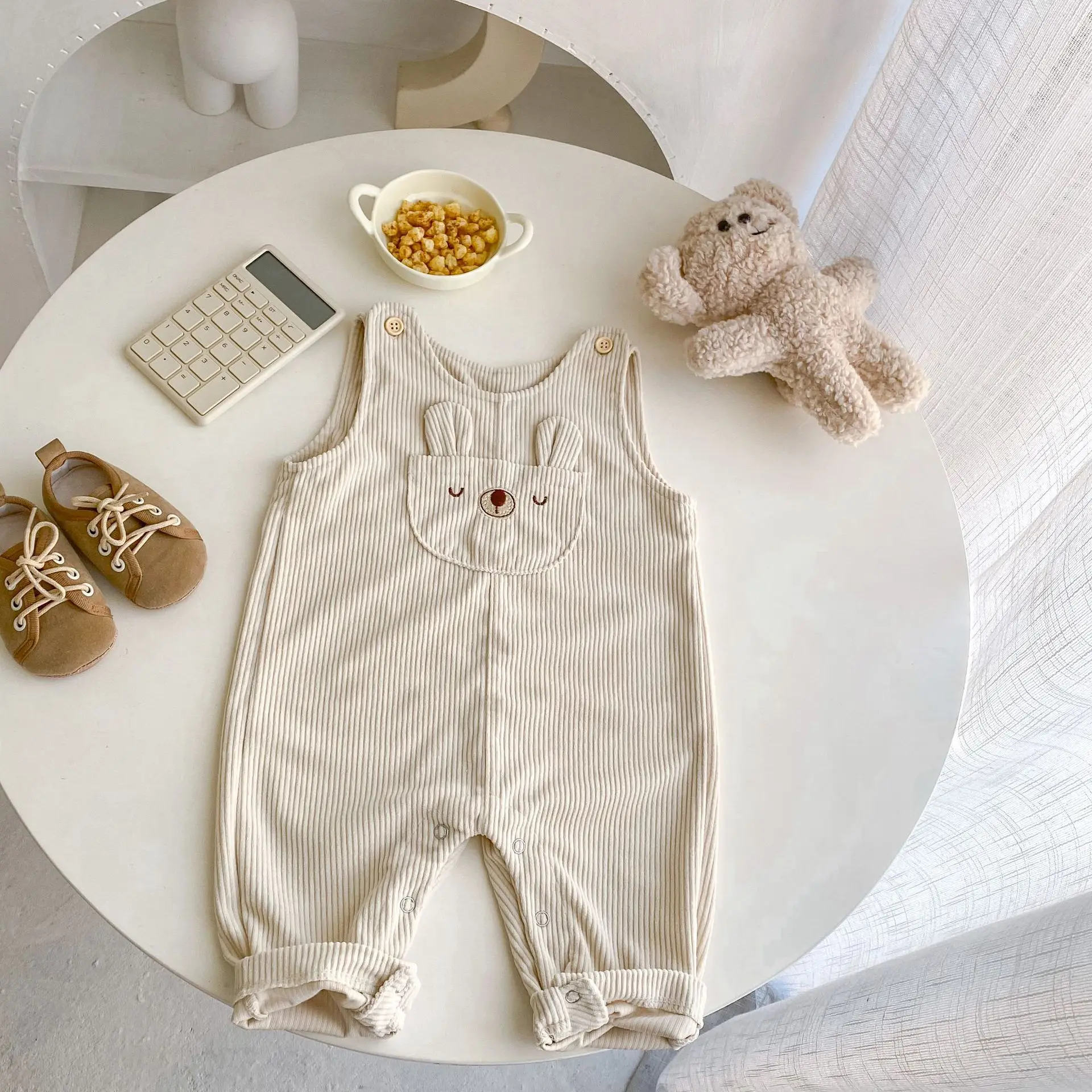 

Spring and Autumn new 0-3 year old baby clothing, trendy boys and girls baby corduroy jumpsuit pants