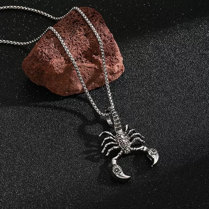 Nueva tendencia hip-hop colgante de escorpión collar de acero inoxidable estilo punk hip-hop collar de fiesta pareja regalo de la suerte