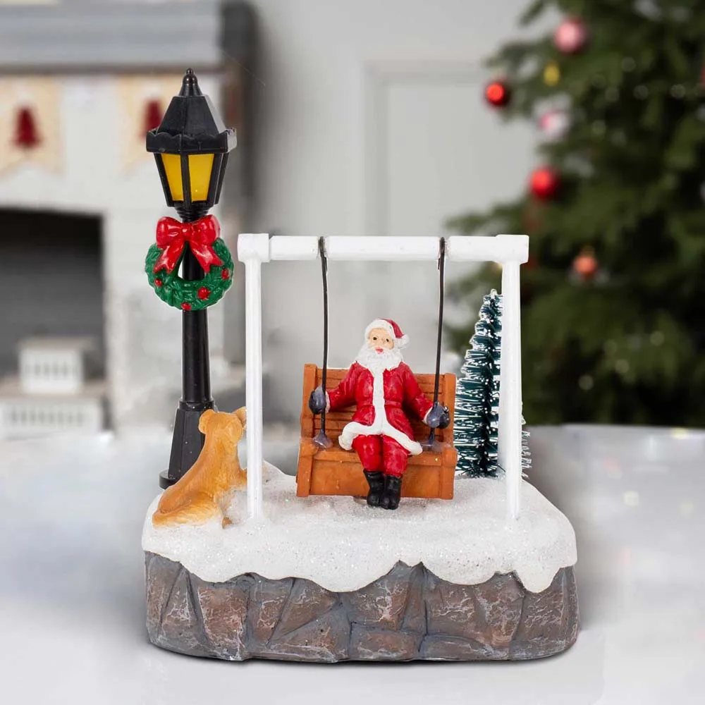 Weihnachtsdorf Santa-Schaukel-Dekoration LED-Beleuchtete Figur Miniatur-Szene Weihnachtsbaum Schneehaus Tischdekoration Geschenk-Dekor – Detail 4
