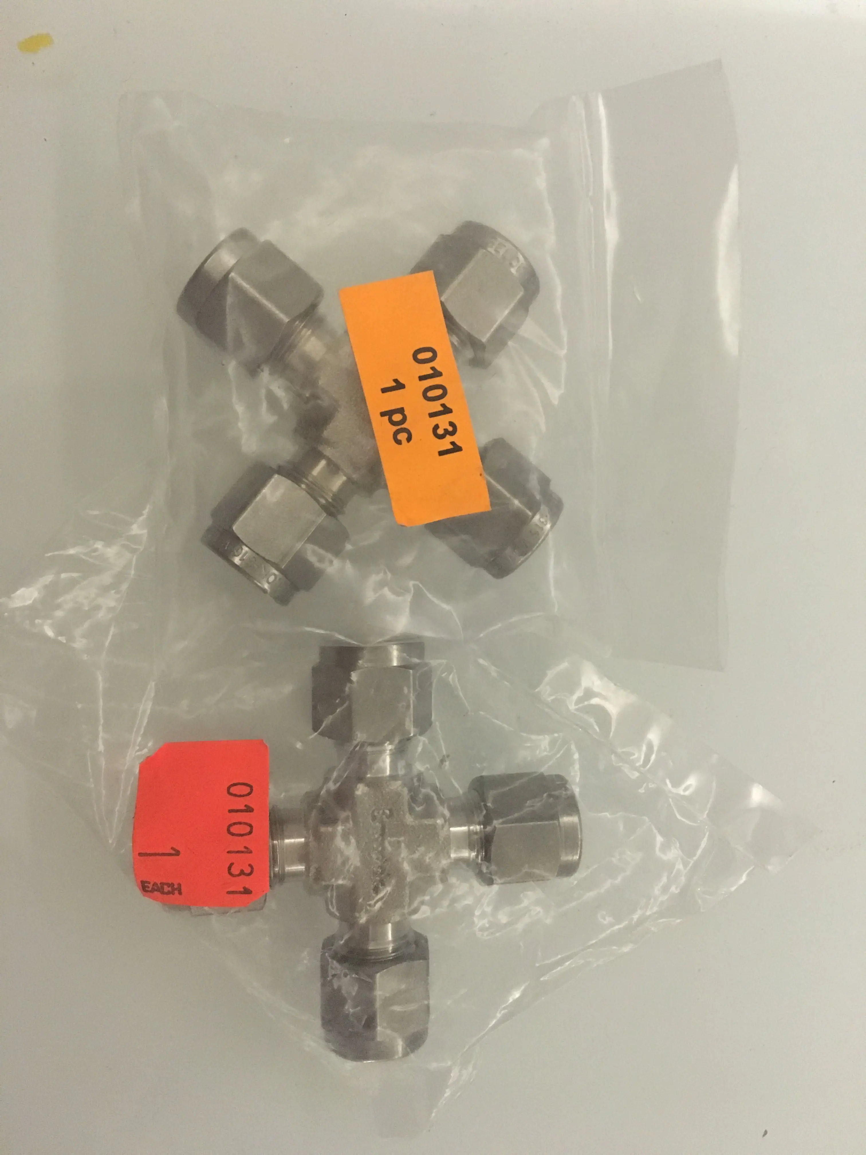 

Four-way 1/4 SS-400-4 tee SS-400-3 original promotion