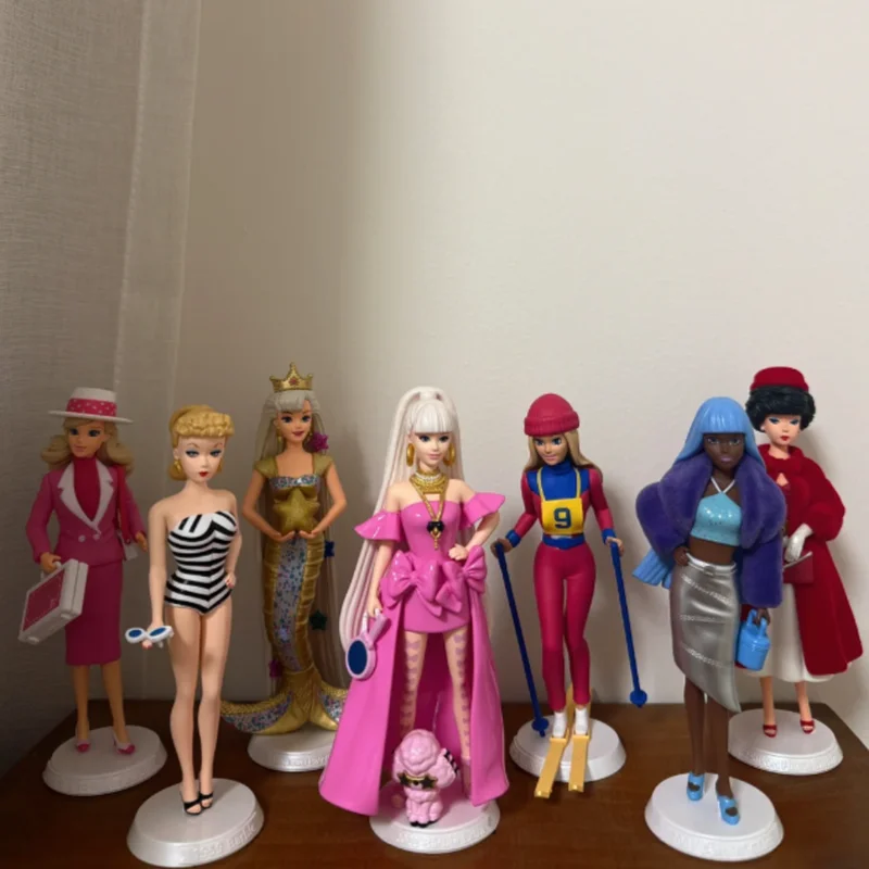 

Genuine Pop Mart Barbie Fashion Series Blind Box Toys Trendy Fashion Doll Mystery Box Room Decoration Girl Customized Toy Gift