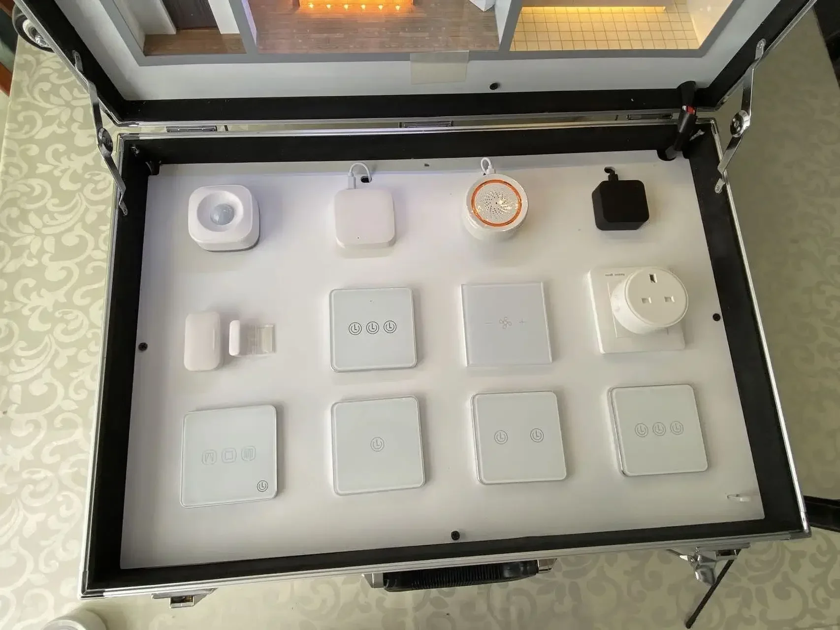 SZMYQ Tuya Smart Home Solution Automation Demo Box OEM gratuito WiFi Zigbee Personalizza custodia dimostrativa intelligente aziendale di marca