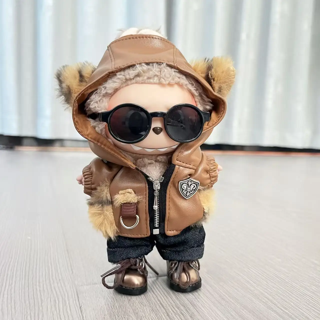 

Labubu 1st-3rd Gen 15/17cm Doll Outdoor - Inspired Retro Outfit Set Furry - Lined Jacket Camera Accent Stylish Boots
