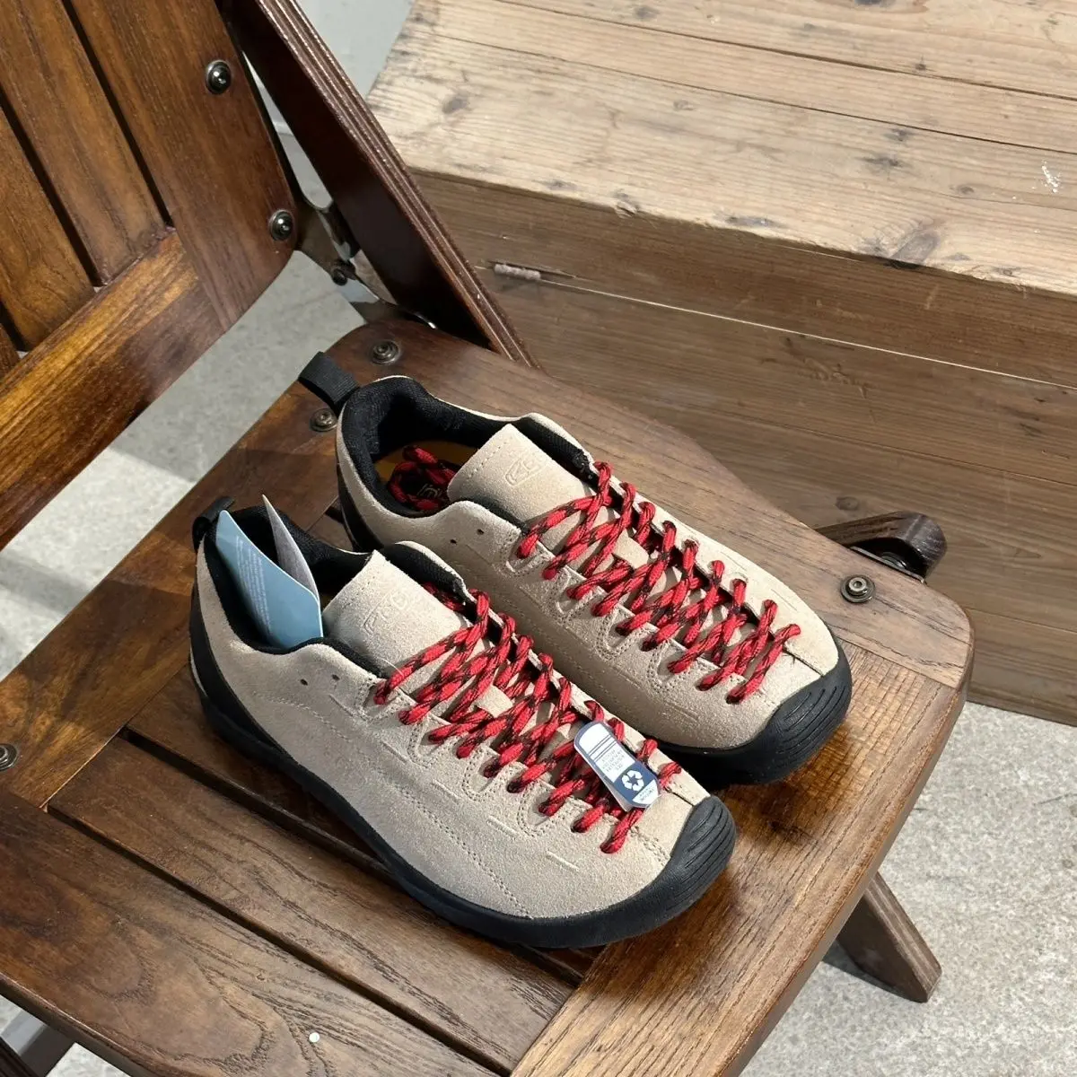 

High-quality sports shoes men's summer breathable fashion lightweight running tennis shoes women's comfortable casual shoes